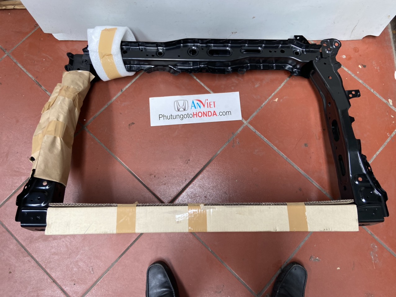 Xương đỡ dàn nóng két nước xe Honda HRV